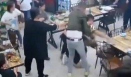 唐山殴打事件爆料视频,监控视频揭露惊人殴打场面