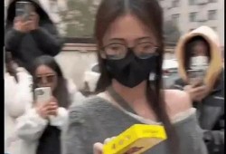 娱乐爆料免费吃瓜,免费吃瓜盛宴，揭秘明星幕后故事